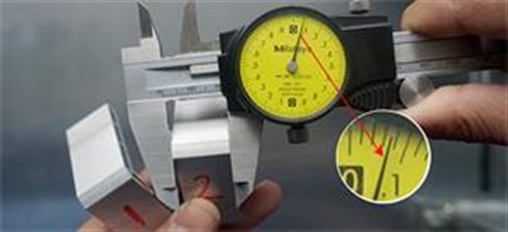 切铝机切割产品端面测量尺寸