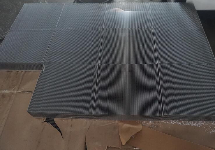 【安徽】切割散热器找邓氏切铝机解决毛刺问题，真是手到擒来