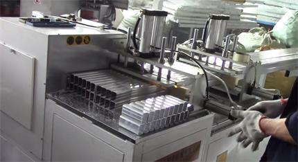 薄铝型材用什么切割机才能保证材料不变形？【邓氏机械】