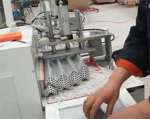 这么好的铝材锯切设备厂家，后悔没有早点遇到【邓氏切铝机】