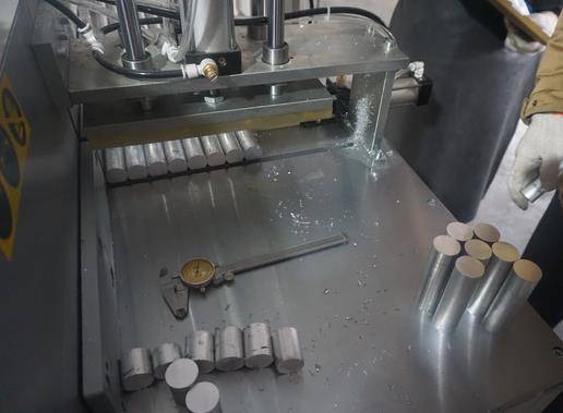 直径25mm小铝棒切割机，解决汽车配件厂牛总的烦恼
